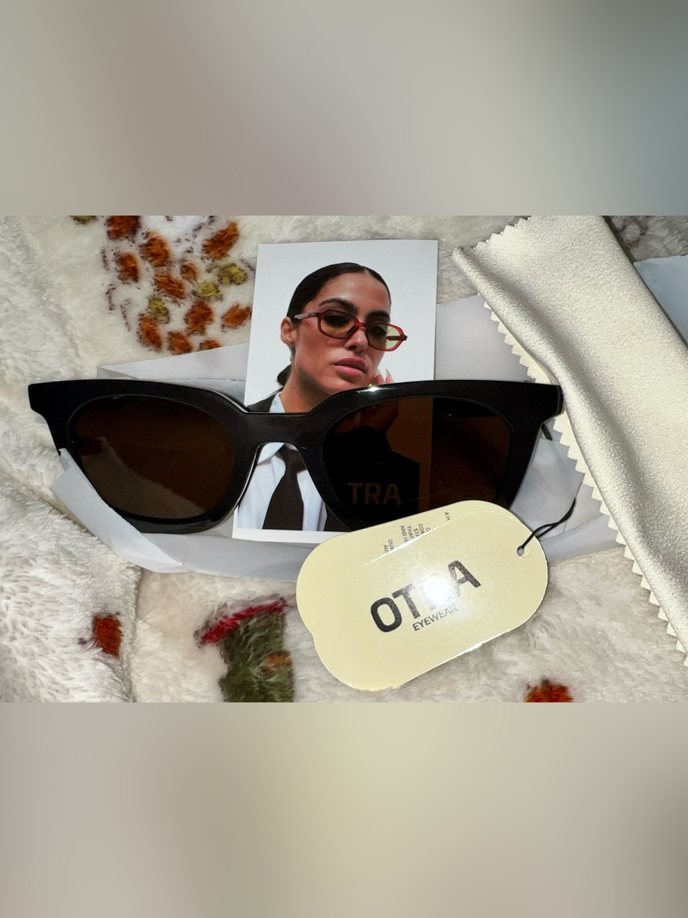 Women's Brown Sunglasses with Tinted Lenses - Picture 6 of 8